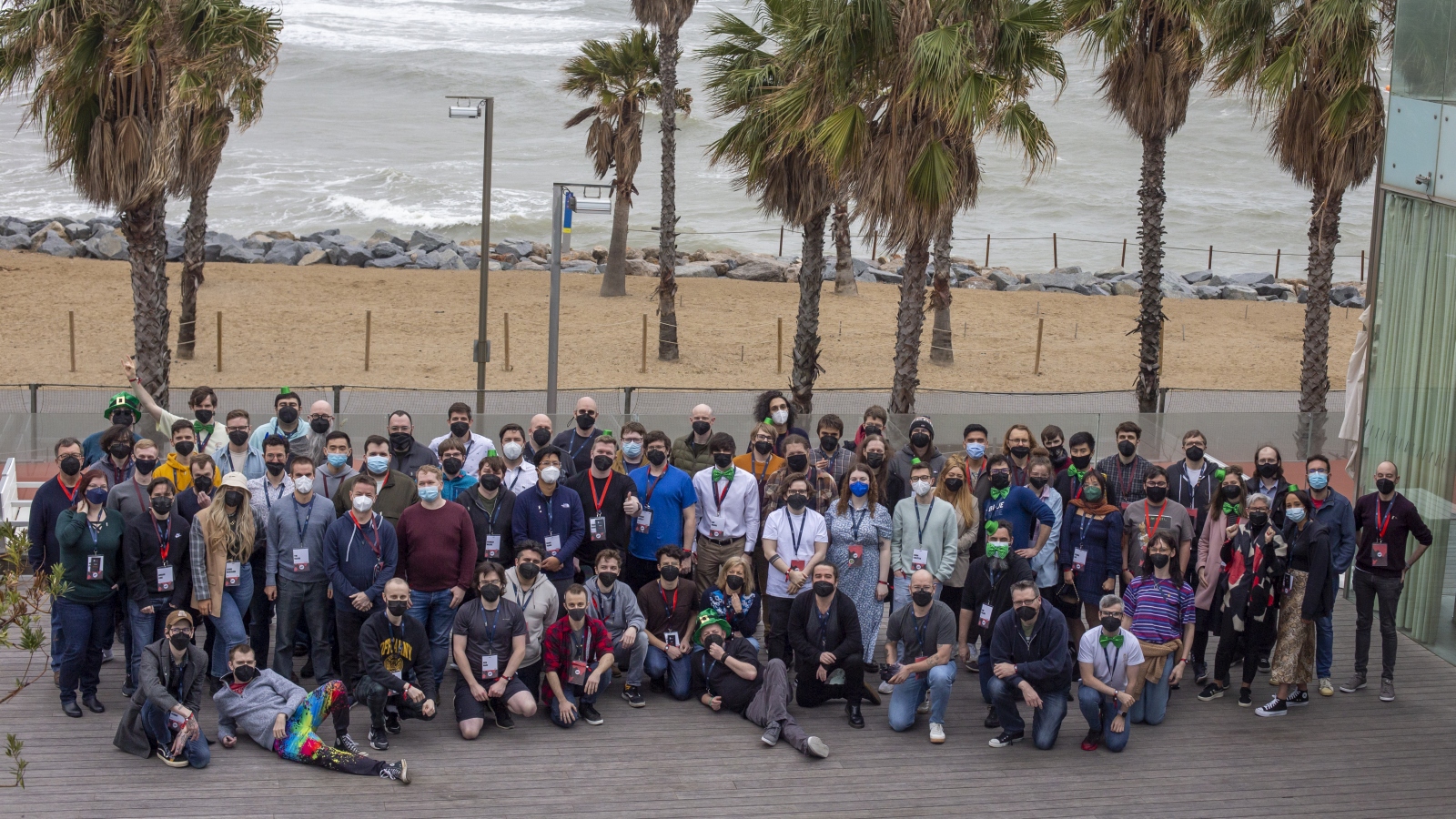 Групповое фото команды Hypixel Studios с первой встречи компании